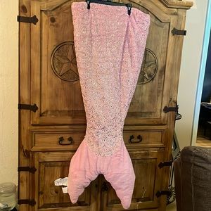 Little girls Mermaid sleeping bag pink and gold